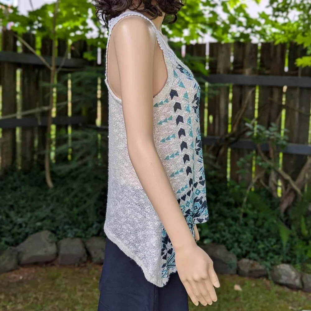 Geometric Tank Top - Picture 2 of 4